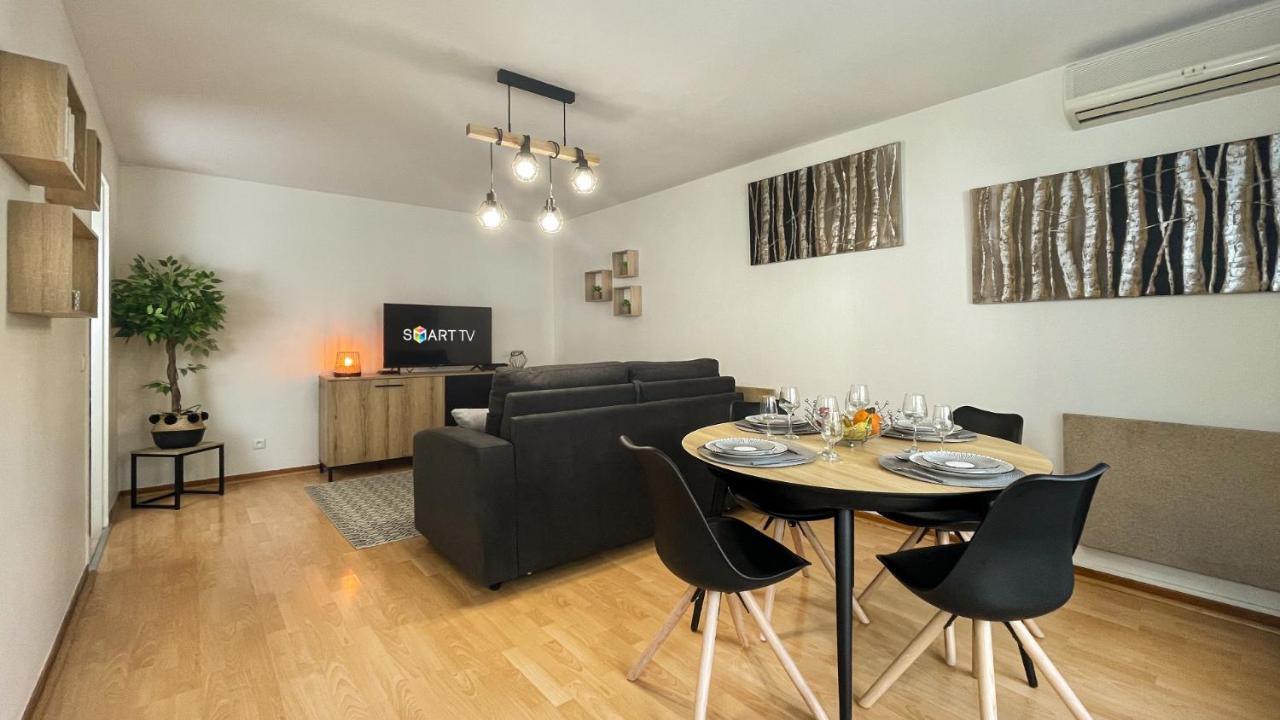 Homey Wood - New - Appartement Avec Une Chambre - Parking Prive Gratuit - Balcon Prive - A 5 Min De La Gare Pour Rejoindre Geneve Annemasse Eksteriør bilde